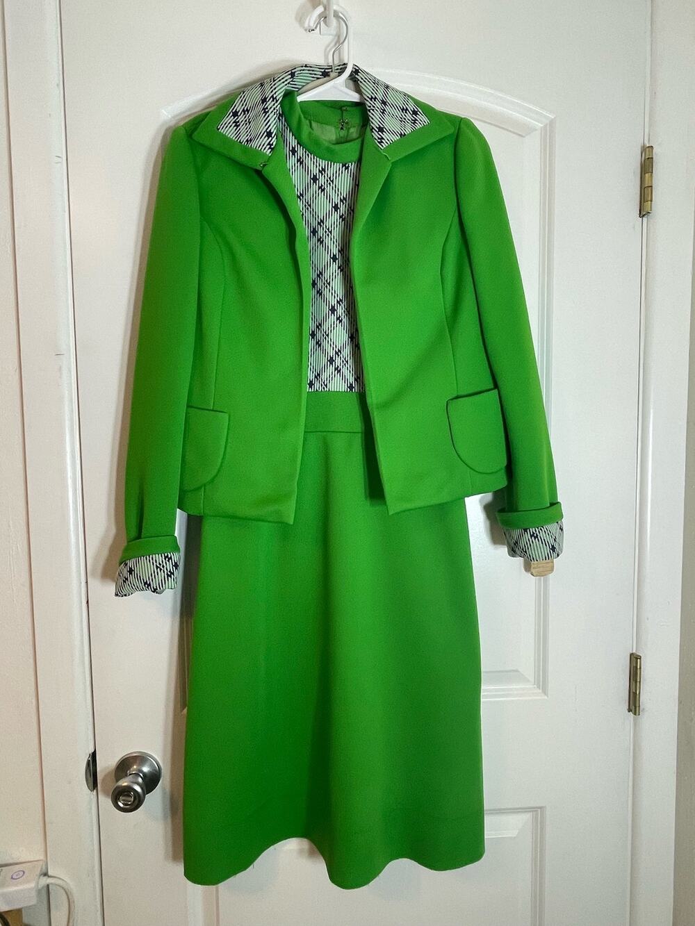 Vintage Rona New York 2 Piece Dress Suit X-Small Kelly Green 60s Union Made